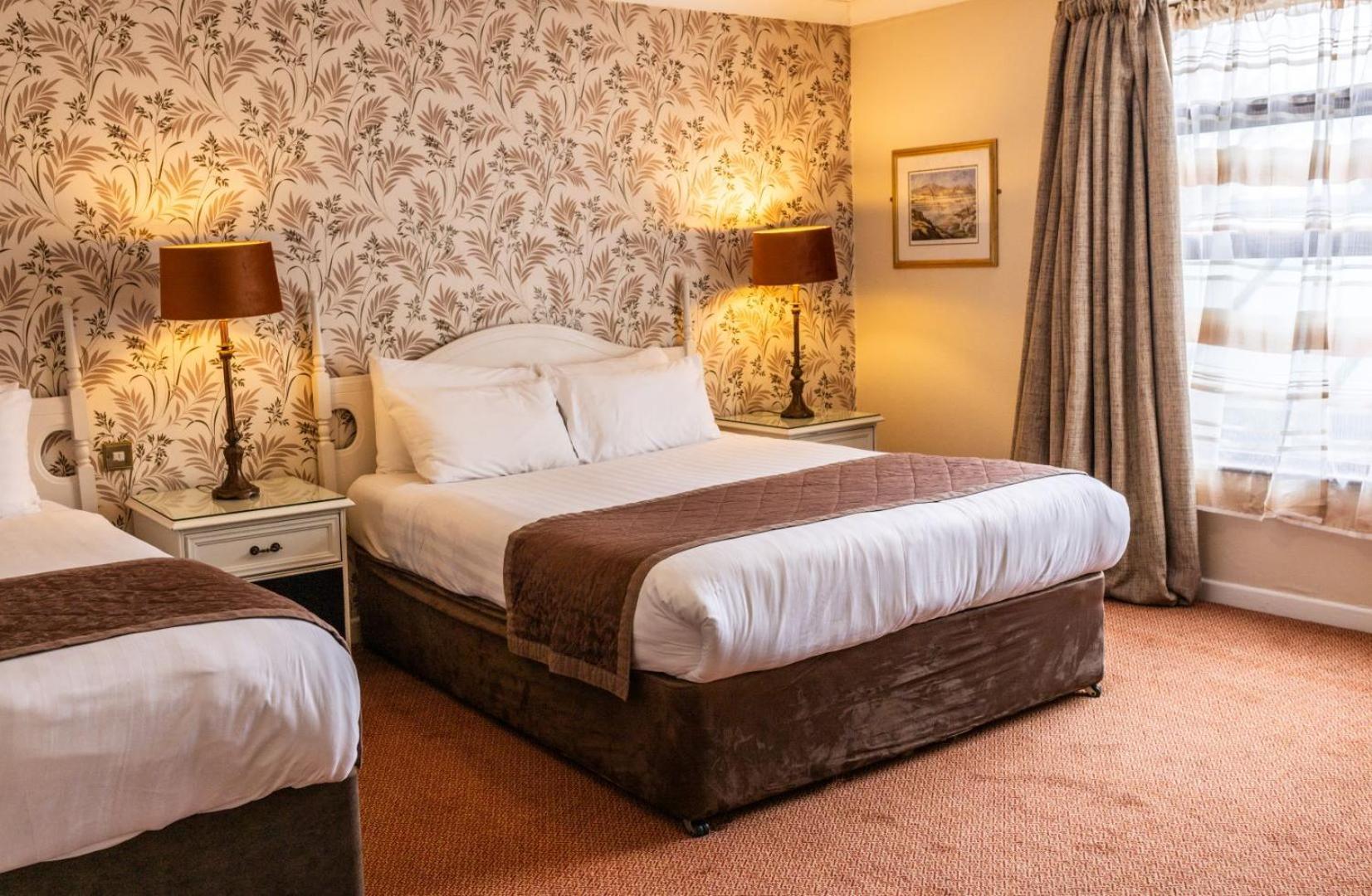 Kee'S Hotel Stranorlar Zewnętrze zdjęcie